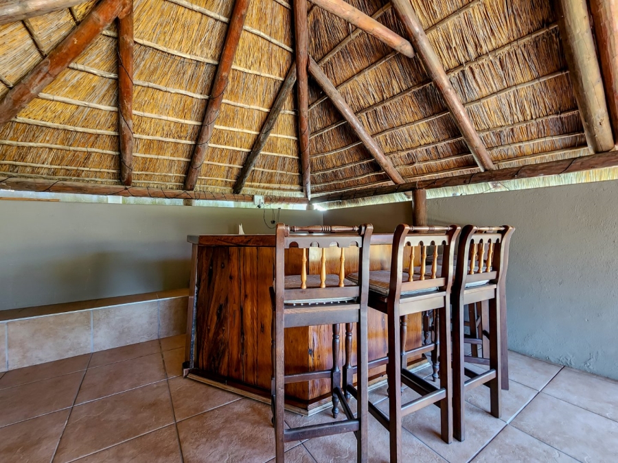 To Let 1 Bedroom Property for Rent in Bloubergrant Western Cape